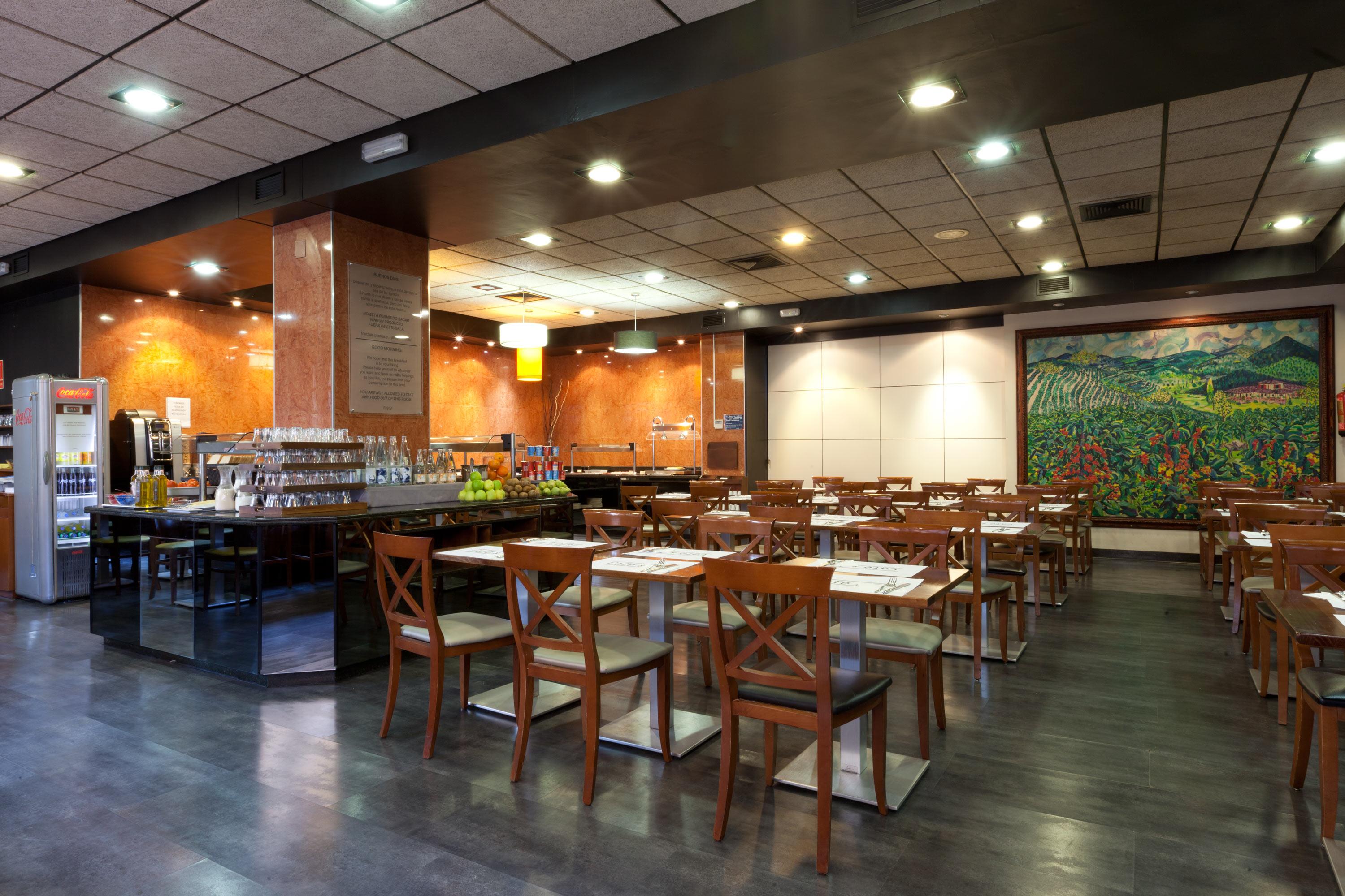 巴拉哈斯参议员酒店 马德里 外观 照片 Breakfast buffet at the hotel