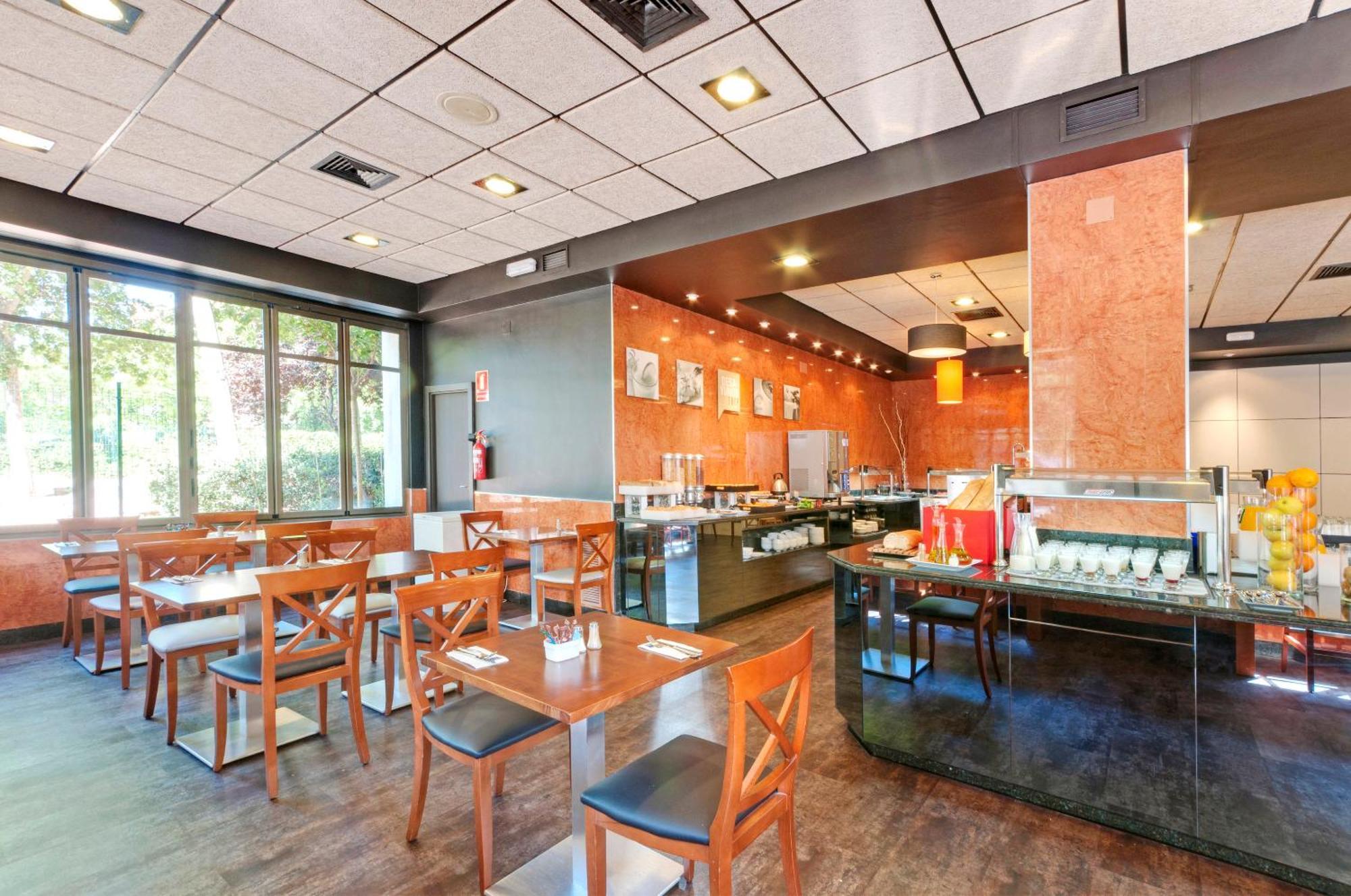 巴拉哈斯参议员酒店 马德里 餐厅 照片 Breakfast buffet