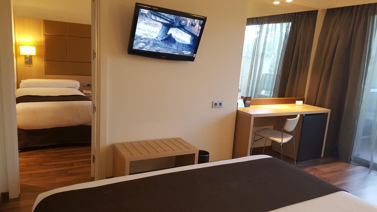 巴拉哈斯参议员酒店 马德里 外观 照片 Room at the hotel